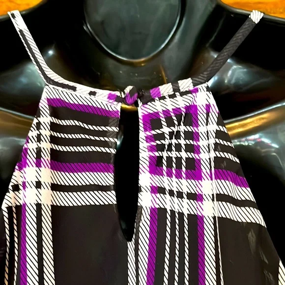 NWOT Sleeveless Plaid Ruffle Top - Picture 4 of 7